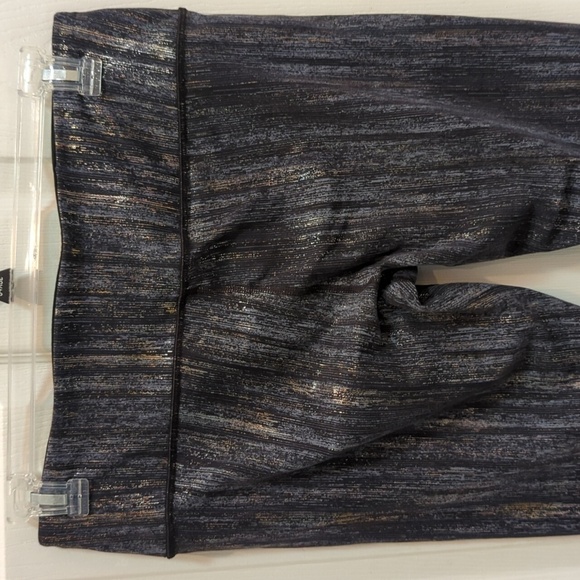 Victoria Sport Women's Metallic Leggings w/Inner Pocket Adj. Waist Size Large - Picture 3 of 9